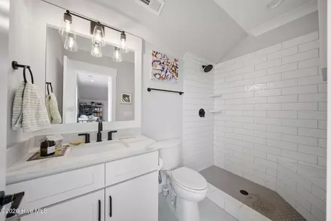Bath - 473 Jackline Dr, Hampstead, NC 28443 photo 4 of 4