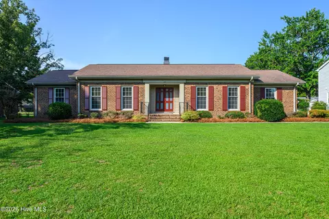 1106 Crestview Dr, Tarboro, NC 27886