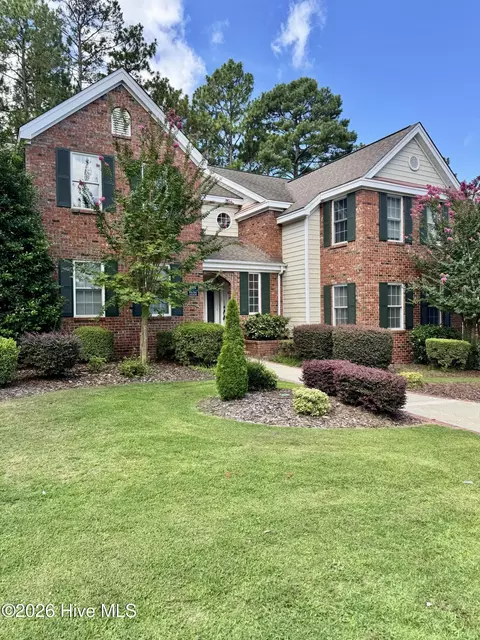 1121 Sandmoore Dr, Southern Pines, NC 28387