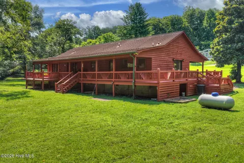 Exterior - 1792 Wolfcreek Rd, Murphy, NC 28906 photo 2 of 17