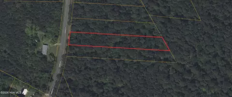 3 Church St, Willard, NC 28478