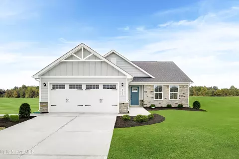 4193 Farmfield Dr, Navassa, NC 28451