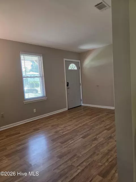Living - 3018 Sterling Rd, Augusta, GA 30907 photo 3 of 4