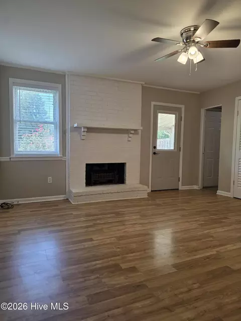 Living - 3018 Sterling Rd, Augusta, GA 30907 photo 4 of 4