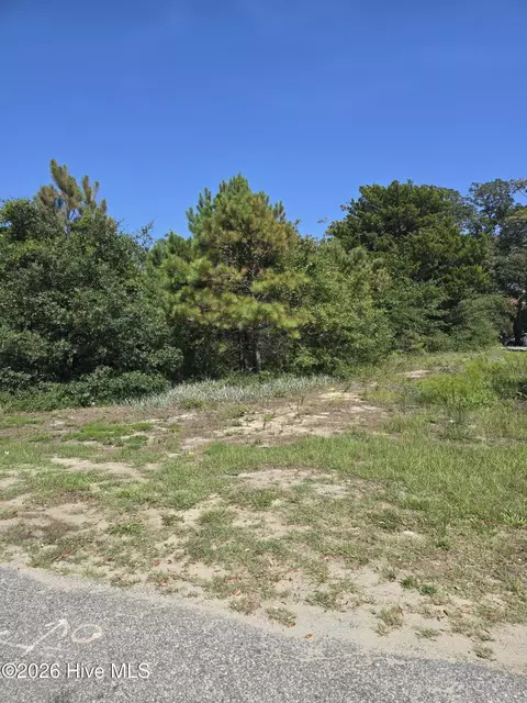102 NE 64th St, Oak Island, NC 28465