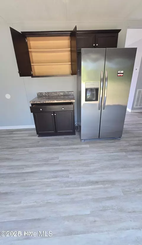 Kitchen - 18 Crown Point Rd, Hubert, NC 28539 photo 2 of 2