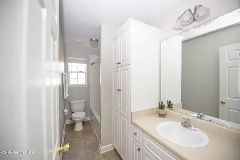 Bath - 702 Wickham Dr, Evans, GA 30809 photo 1 of 3