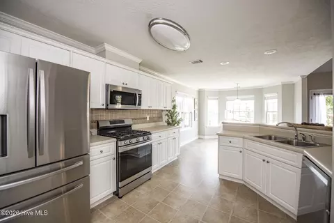 Kitchen - 702 Wickham Dr, Evans, GA 30809 photo 5 of 7