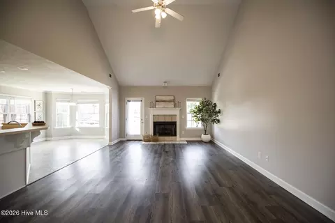 Living - 702 Wickham Dr, Evans, GA 30809 photo 2 of 2