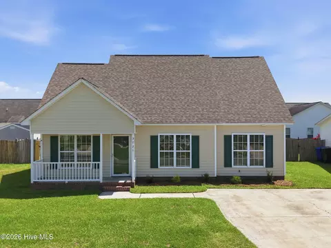 3721 Tifgreen Dr, Greenville, NC 27834
