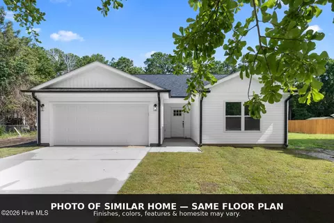 626 Bright Harvest Dr, Maysville, NC 28555