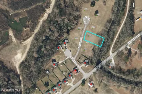 206 Lazy River Ct, Jacksonville, NC 28540