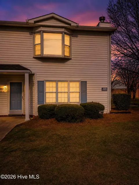 342 Haven Dr #V6, Greenville, NC 27834