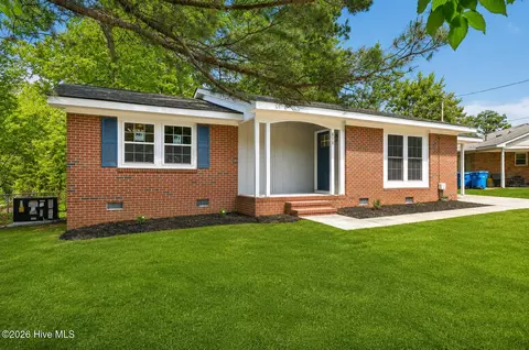 818 Rock Spring Rd, Fayetteville, NC 28314
