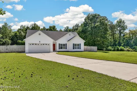 145 Spring Leaf Ln, Jacksonville, NC 28540