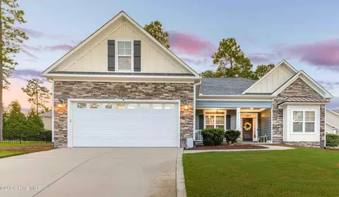 101 Sundew Ct, Southern Pines, NC 28387
