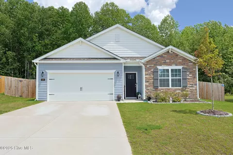 970 Ocean Ct, Carthage, NC 28327