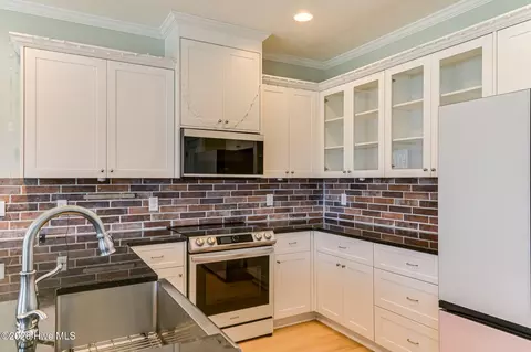 Kitchen - 1047 Glenhaven Dr, Evans, GA 30809 photo 3 of 4
