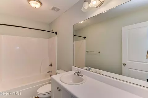 Bath - 1047 Glenhaven Dr, Evans, GA 30809 photo 3 of 3
