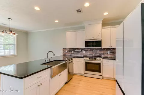 Kitchen - 1047 Glenhaven Dr, Evans, GA 30809 photo 4 of 4