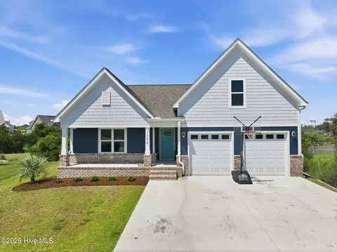 1504 Mainsail Rd, Morehead City, NC 28557
