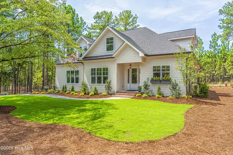 125 Landers Pond Ln, West End, NC 27376