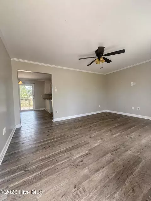 403 Oregon Trl, Hubert, NC 28539