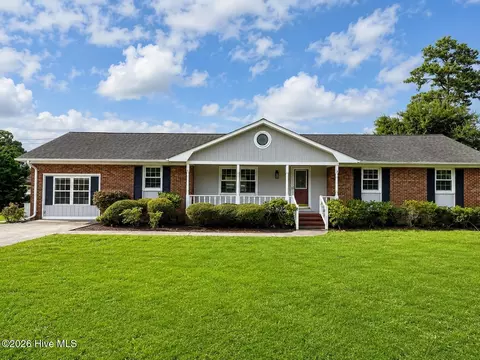 4622 Dean Dr, Wilmington, NC 28405