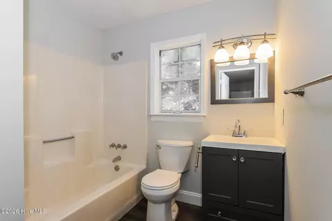 Bath - 602 Heard Ave, Augusta, GA 30904 photo 1 of 2
