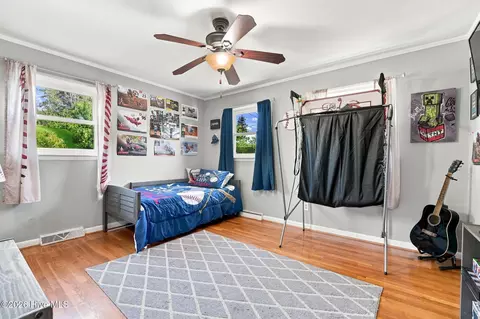 Bedroom - 1105 Oak Ave, Hamlet, NC 28345 photo 4 of 4