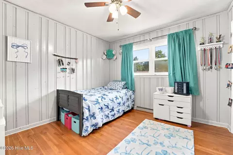 Bedroom - 1105 Oak Ave, Hamlet, NC 28345 photo 3 of 4