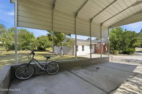 Exterior - 1105 Oak Ave, Hamlet, NC 28345 photo 6 of 13