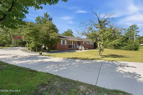 Exterior - 1105 Oak Ave, Hamlet, NC 28345 photo 4 of 13