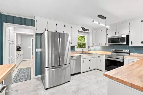 Kitchen - 1105 Oak Ave, Hamlet, NC 28345 photo 1 of 5