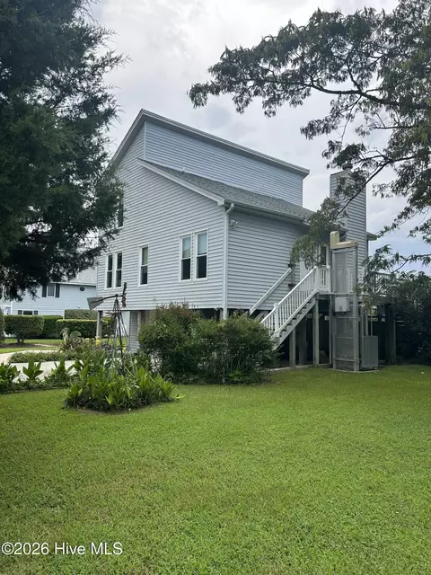 100 Longview Ct, Havelock, NC 28532