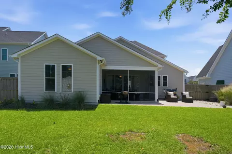 Exterior - 100 Daylight Dr, Hampstead, NC 28443 photo 6 of 13
