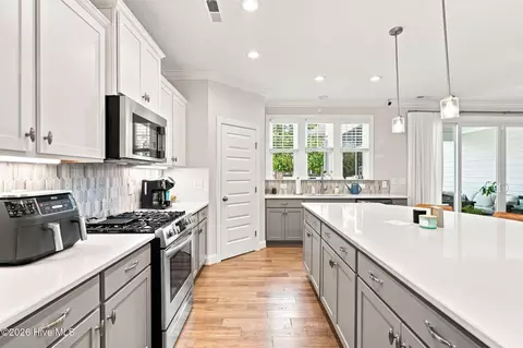Kitchen - 100 Daylight Dr, Hampstead, NC 28443 photo 4 of 6