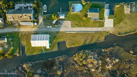 174 S Harbor Dr, Davis, NC 28524 photo 2