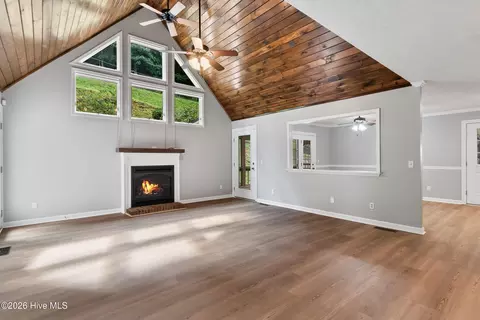 Living - 21 Grand Rdg, Murphy, NC 28906 photo 5 of 5