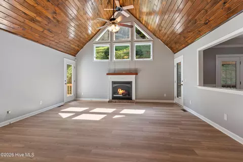 Living - 21 Grand Rdg, Murphy, NC 28906 photo 1 of 5