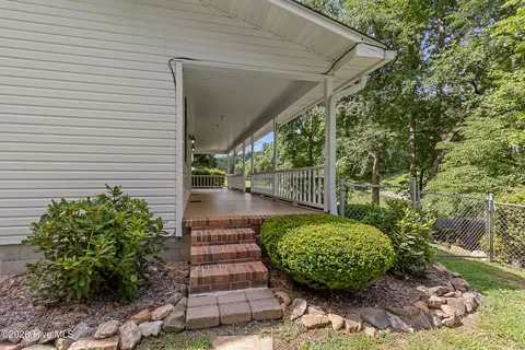 Exterior - 21 Grand Rdg, Murphy, NC 28906 photo 3 of 15