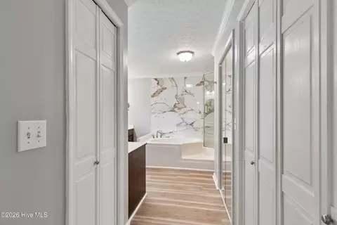 Entry Way - 21 Grand Rdg, Murphy, NC 28906 photo 4 of 11