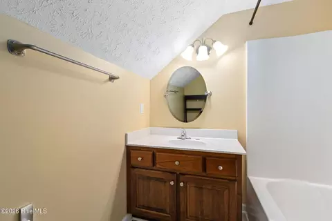 Bath - 21 Grand Rdg, Murphy, NC 28906 photo 5 of 7