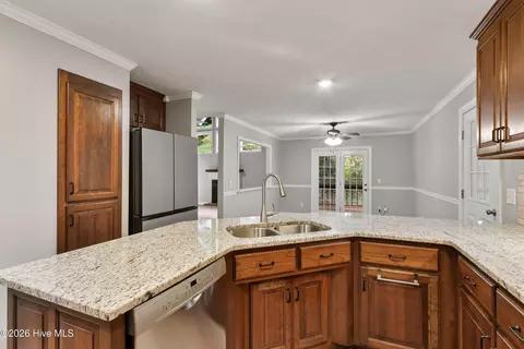 Kitchen - 21 Grand Rdg, Murphy, NC 28906 photo 4 of 5
