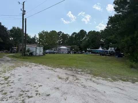 140 Teresa Dr, Hampstead, NC 28443