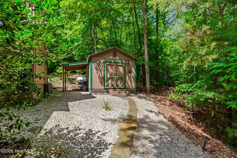 Exterior - 317 W Hills Dr, Murphy, NC 28906 photo 9 of 23