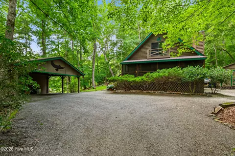 Exterior - 317 W Hills Dr, Murphy, NC 28906 photo 2 of 23