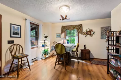 Dining - 317 W Hills Dr, Murphy, NC 28906 photo 2 of 4