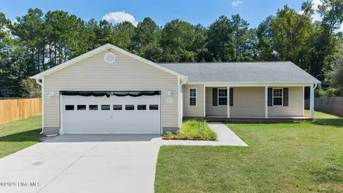 205 Concord Ln, Richlands, NC 28574