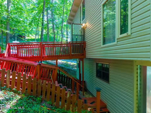 Exterior - 1410 Village Rd, Murphy, NC 28906 photo 13 of 22